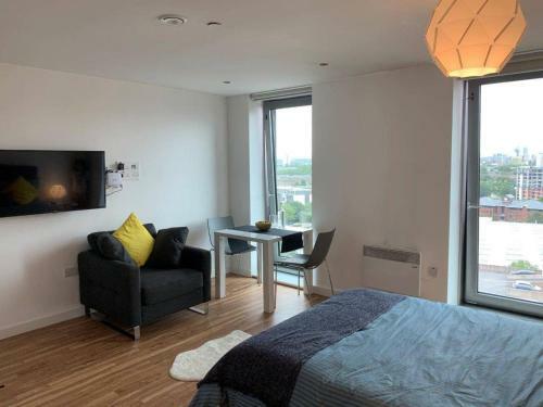 Modern Studio Apartment In Media City