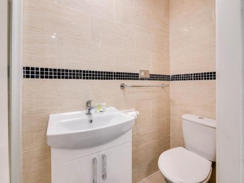 Apartamento Ideally Situated Cosy Studio With Parking And Garden