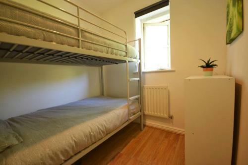 Minster House - King Size Bed And 2 Bunk Beds