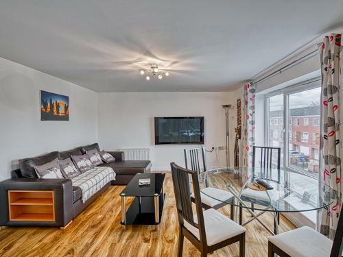 Pass The Keys Stylish & Homely Manchester Apartment