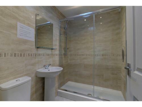 Apartamento Bright, Colourful & Charming Apt For 4, Manchester