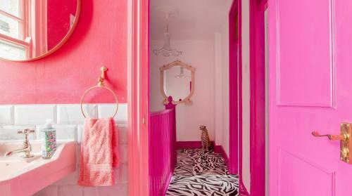 Apartamento Plum Guide - Pink Acid