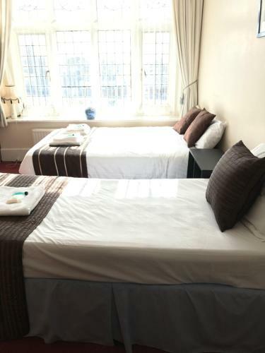 Assheton Arms Hotel