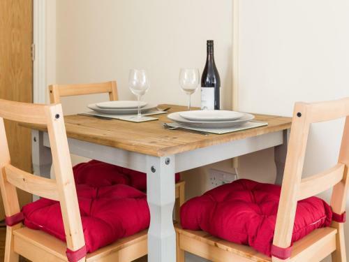 Stayford Apartments, Meriden - Near Nec