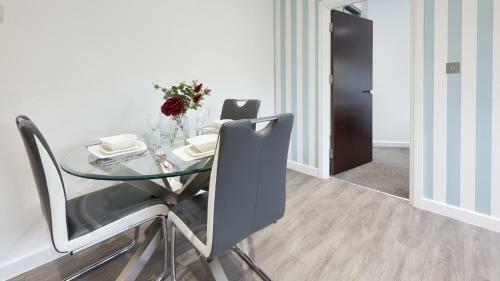 Luxury Serviced Apartments Milburn House