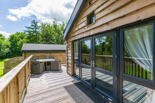 Squirrel Lodge 41 With Hot Tub Newton Stewart