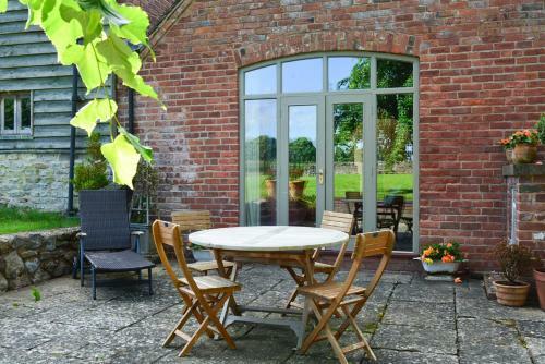 Morville Villa Sleeps 14 With Wifi
