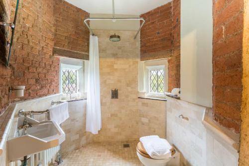 Morville Villa Sleeps 14 With Wifi