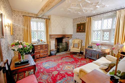 Morville Villa Sleeps 14 With Wifi