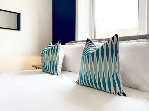 Central Motherwell 2 Bed Cozy Contractor Apartment For Large Groups By Dream Key Solution