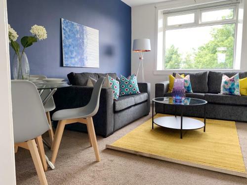 Central Motherwell 2 Bed Cozy Contractor Apartment For Large Groups By Dream Key Solution