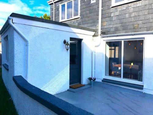 Beach Cottage Charming Cottage 2 Mins From The Beach