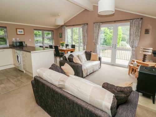 1 Hornbeam Lodge