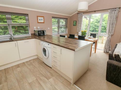 1 Hornbeam Lodge