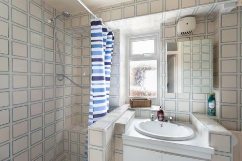 Mundesley Chateau Sleeps 12 With Wifi