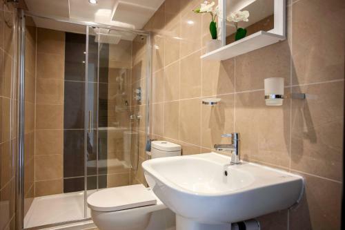 Apartamento Oakstays - Bright, Spacious Gem