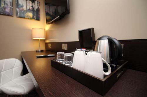 Posada Silurian Hotel By Staybc Family 3