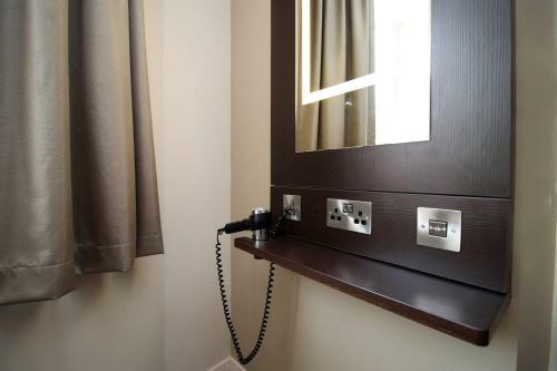 Posada Silurian Hotel By Staybc Family 3