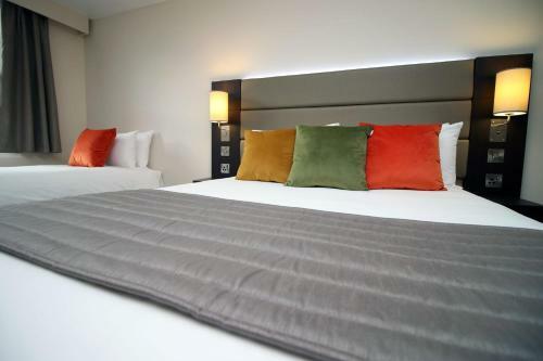Posada Silurian Hotel By Staybc Family 3