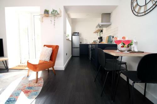Aneurin House By Staybc
