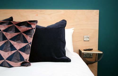 Aneurin House By Staybc