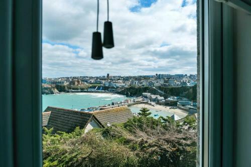 Tides - Luxury Sea Views Apartment