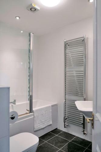 Tides - Luxury Sea Views Apartment