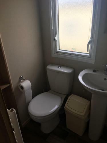 176 @newquay View - Families & Couples Only