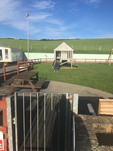 176 @newquay View - Families & Couples Only