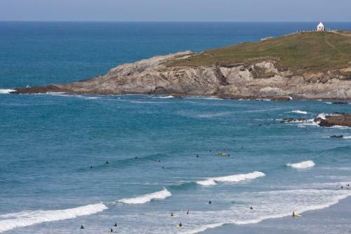 Fistral Beach Garden Apartment 3