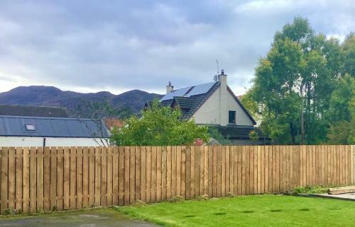 Cute And Cosy 4-bed Cottage In Newtonmore