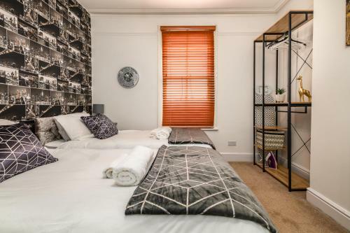 Spacious Contractor House For Large Groups - Private Parking By Comfy Workers
