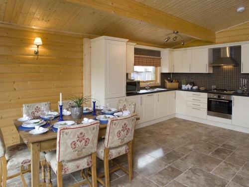 Cherbridge Lodges - Riverside Lodges, Short Lets (Business Or Holidays)