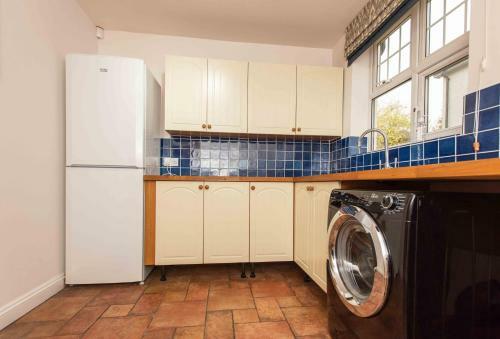 Spacious Victorian 4 Bedroom House In North Oxford