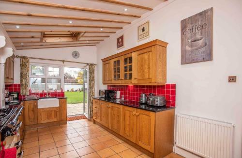 Spacious Victorian 4 Bedroom House In North Oxford