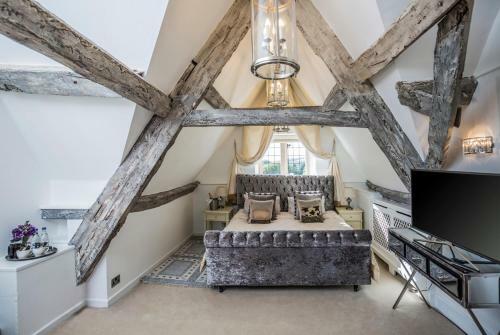 Painswick Chateau Sleeps 22 Pool Wifi