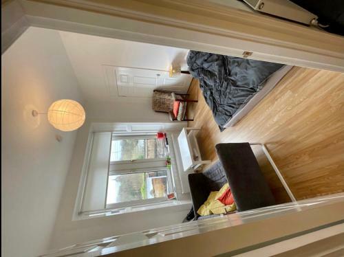 1-bed Apartment Next To Paisley Gilmour Station!
