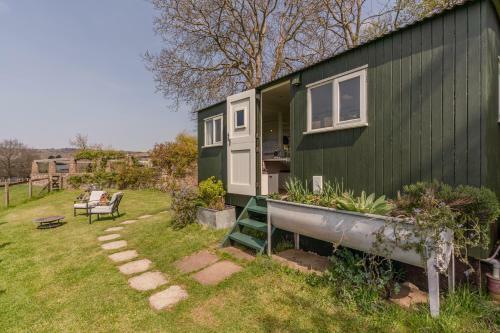 Under The Walnut Tree - Shepherds Hut