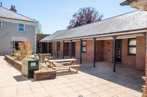 Birch ? Three Tuns Apartments