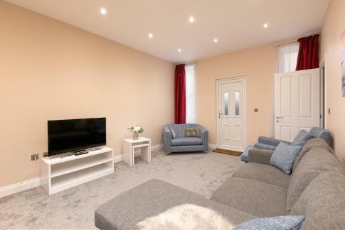 Kvm - Church Walk Apartment, For Large Groups