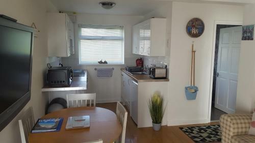 Chalet 128 Sandown Bay Holiday Centre