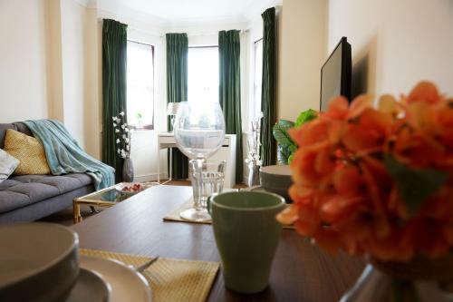 18 Parkgate Dreams Unlimited Serviced Accommodation- Sloughheathrow