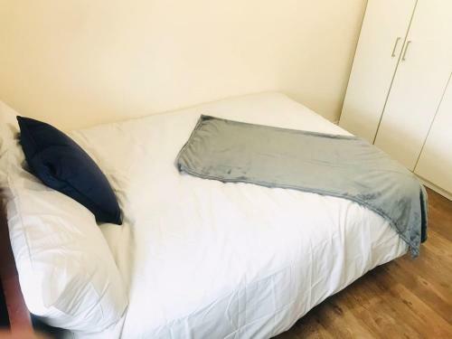 Beautiful Cosy 3-bed House In Slough
