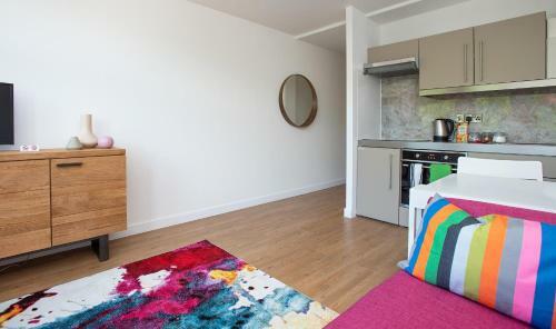 Modern 1 Bedroom Apartment In City Centre