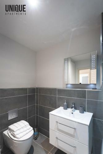 Unique & Stylish Apartment Close To Harbour