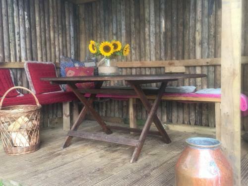 Stunning Luxury Lotus Tent Self Contained Sleeps 6