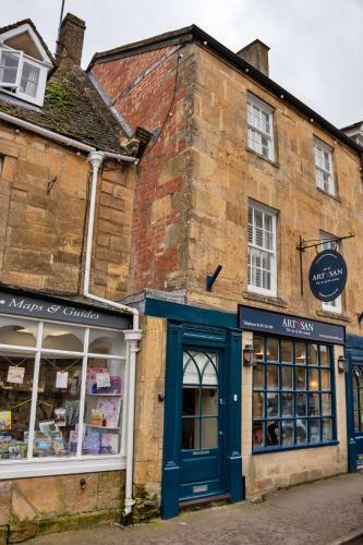 Luxury Stow Apartment