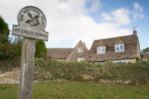 Traditional Cotswold Stone Peaceful Cottage With Stunning Views