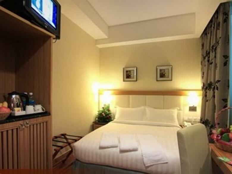 Crown Garden Hotel