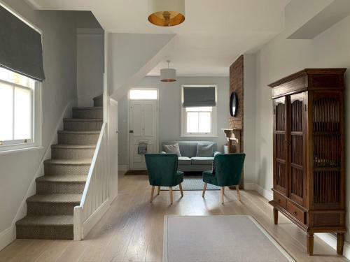 Charming Victorian House, Sleeps 4, Castle River